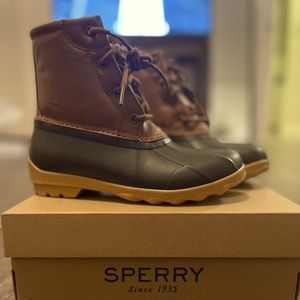 *BRAND NEW* Sperry Port Boots- Boys 2M